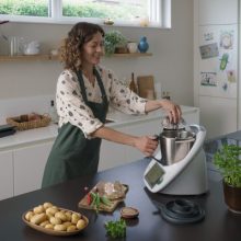 Késburkolat És Hámozó